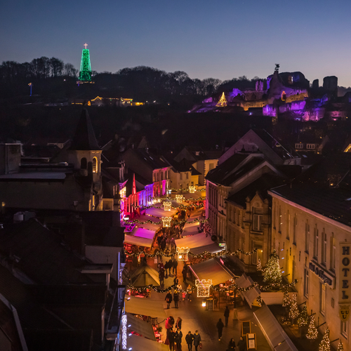 Sfeerfoto van Valkenburg tijdens Kerststad gefotografeerd vanuit de Geultoren